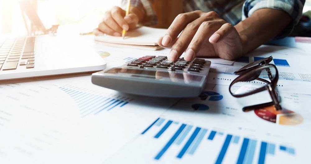 Deudores de multas tienen beneficios economicos que les permitira ponerse al dia
