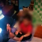 Nino de 4 anitos fue encontrado atado de pies y manos sobre una cama