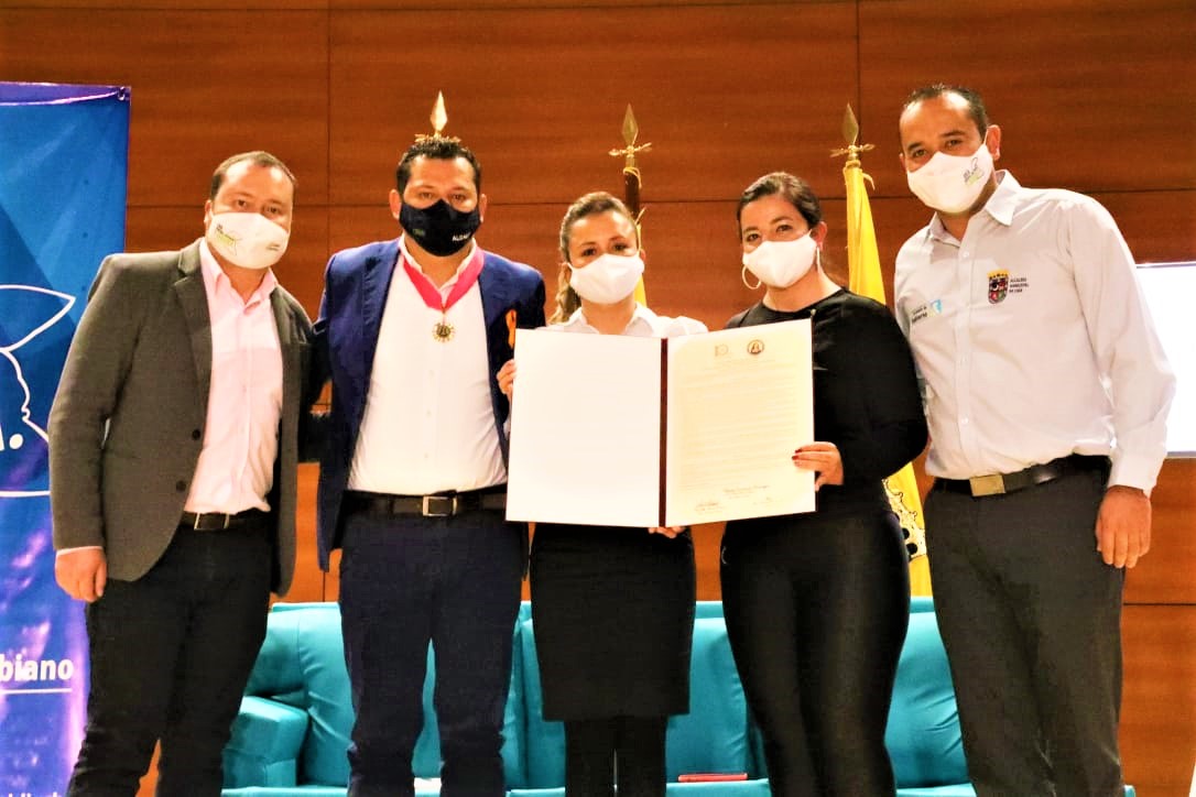 Chia recibio la condecoracion Orden Policarpa Salavarrieta