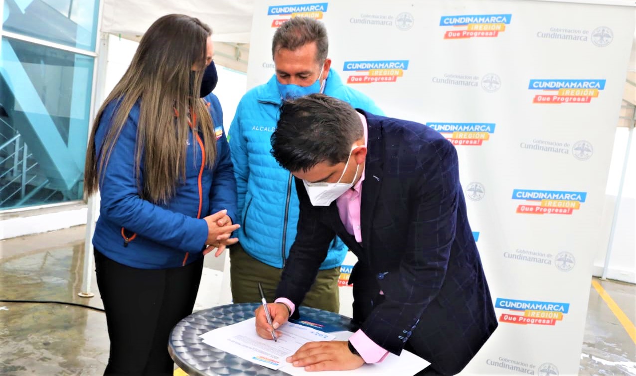 Gobernacion de Cundinamarca impulsa proyectos para Cajica