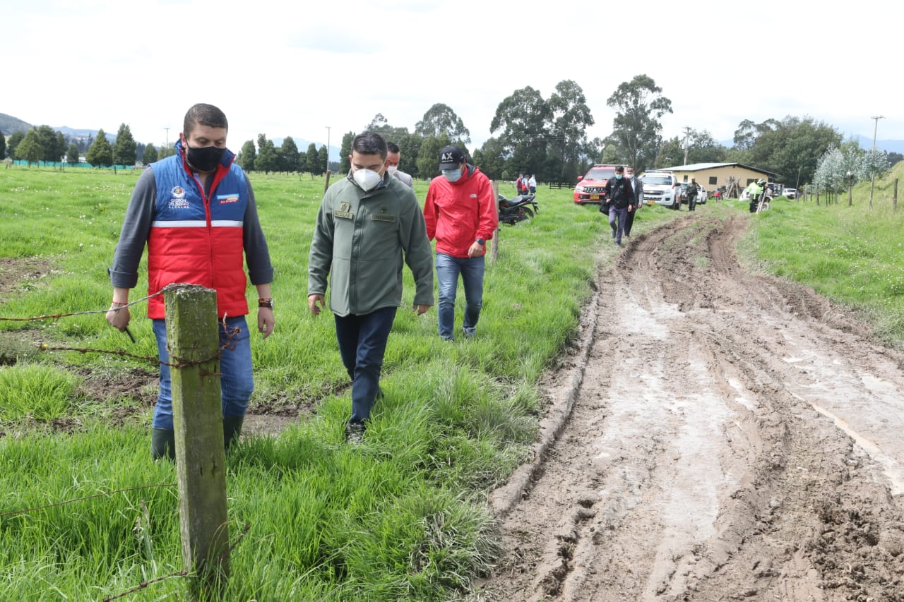 Gobernador visito Nemocon para evaluar afectaciones por fuertes lluvias