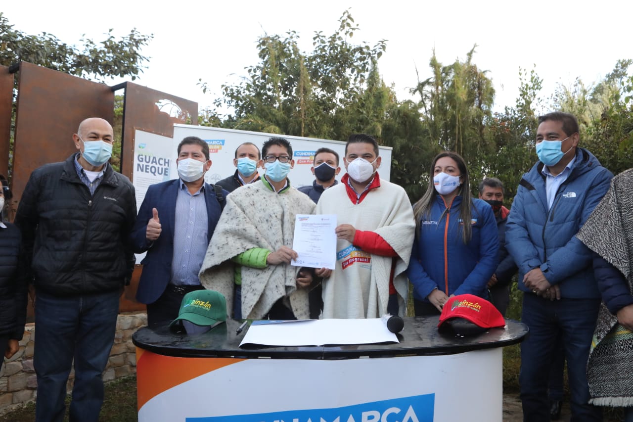 Gobernadores de Cundinamarca y Boyaca firman convenio por pago de servicios ambientales