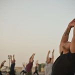 Escuadron Movil Antidisturbios de Colombia practica yoga para controlar sus emociones