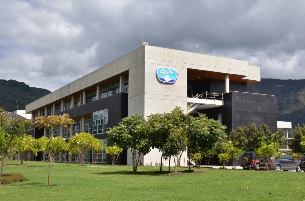 Alpina reducira la produccion de 158 toneladas de plastico
