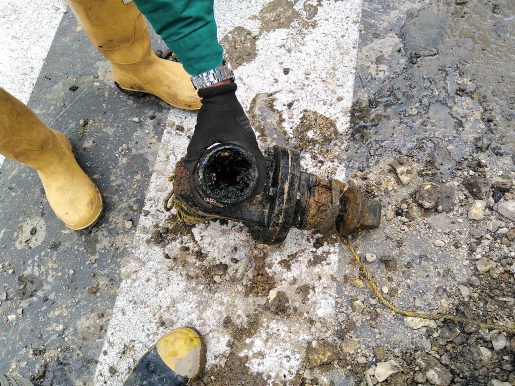 Valvula obstruida una de las causas de bajas presiones de agua en Algarra III.1