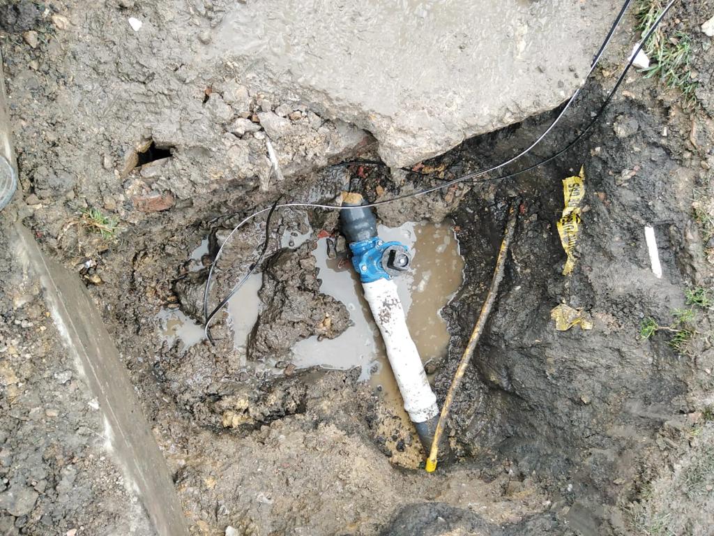 Valvula obstruida una de las causas de bajas presiones de agua en Algarra III.2