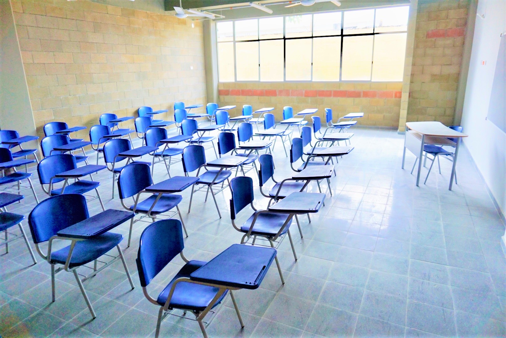 A garantizar el derecho fundamental a la educacion de ninos ninas adolescentes y jovenes