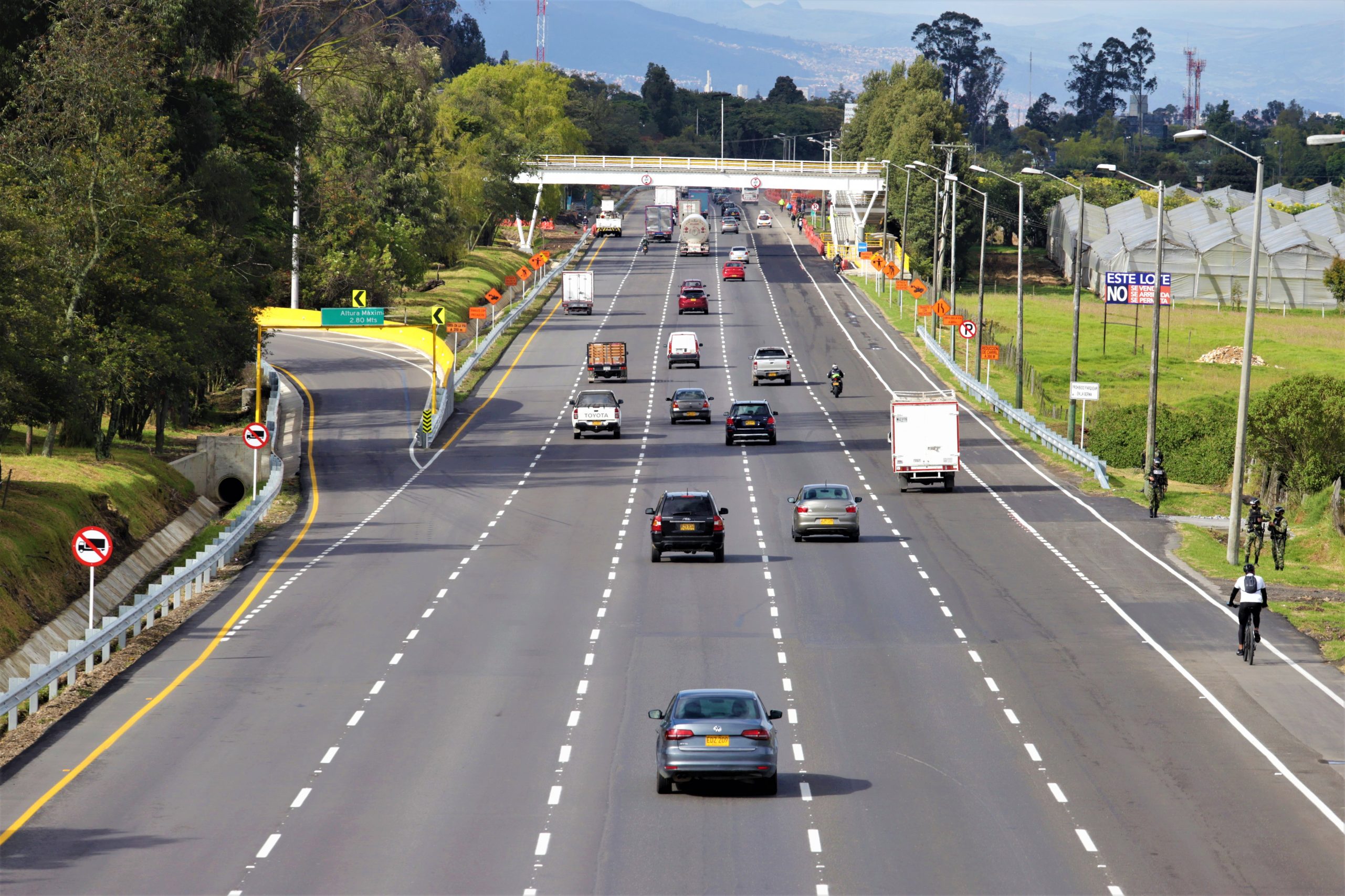 Cundinamarca y Distrito buscan mejorar la movilidad vial en la region 2 scaled