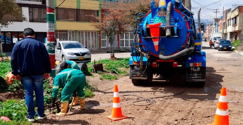 EAAAZ realiza mantenimiento en sumideros y alcantarillas2