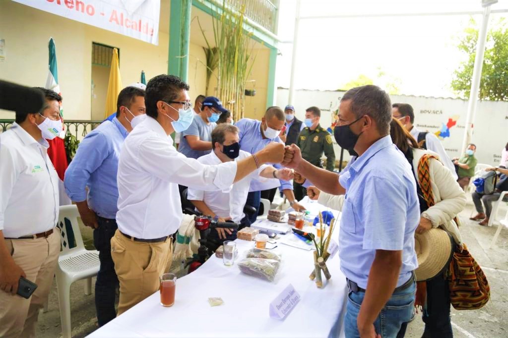 Gobiernos Nacional y de Boyaca buscan salida a crisis panelera