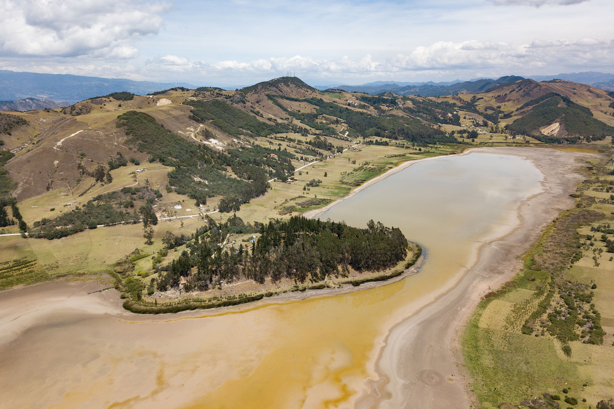 Hoy inicio el plan de recuperacion de la Laguna de Suesca