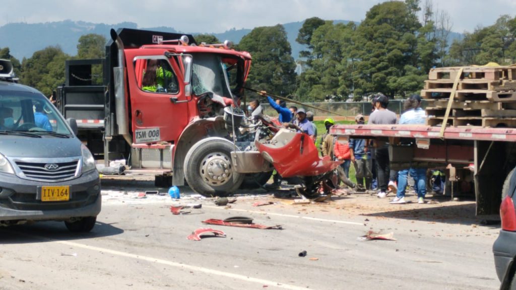 Grave Accidente Vial Se Presento En La Variante Zipaquira Ubate Extrategia Medios