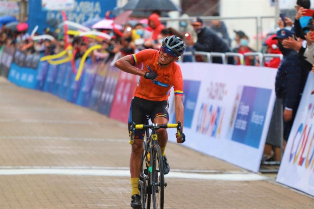 Segundo triunfo consecutivo del coguano Jesus David Pena en la vuelta de la Juventud 2