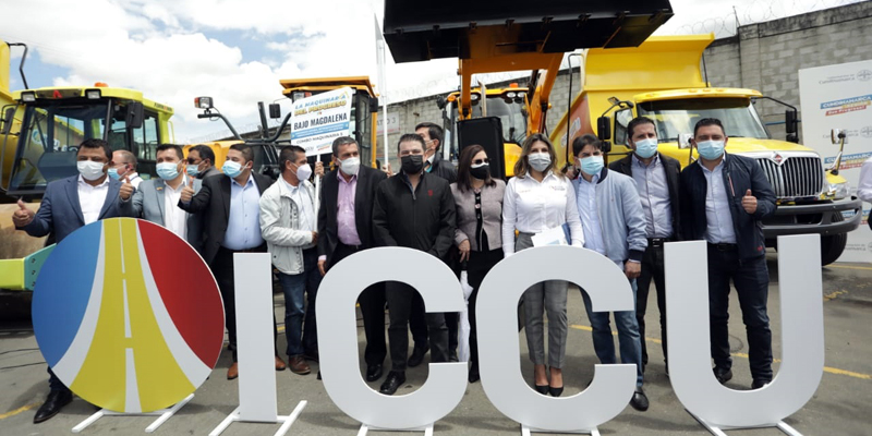 Maquinaria nueva para mantenimiento vial en las 15 provincias de Cundinamarca