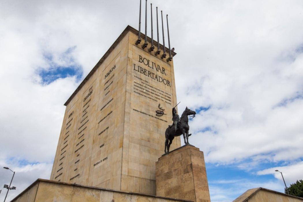 Para evitar un colapso Bolivar Ecuestre sera retirado del monumento a Los Heroes1