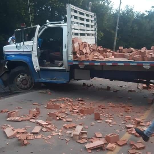 Accidente automovilistico deja un fallecido en la via Zipaquira Ubate2