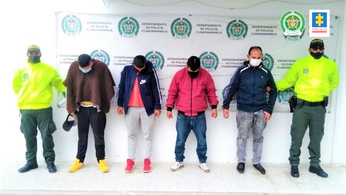 Cuatro presuntos delincuentes asegurados hurto a un taller de mecanica en Zipaquira