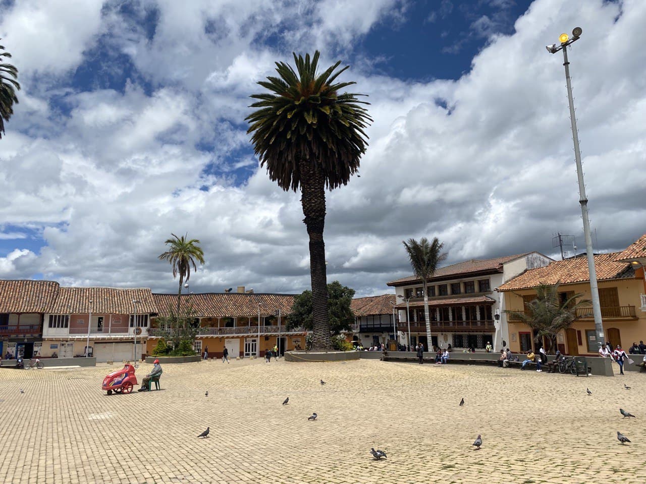 Hoy segun el INS en Zipaquira hay 404 casos activos de covid 19