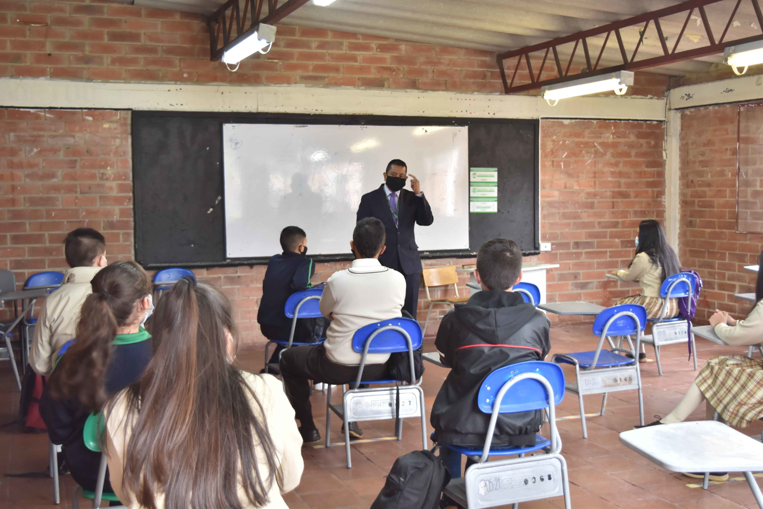 Asi ha sido el regreso de los estudiantes a las aulas de clase en las Instituciones de Zipaquira 2 scaled
