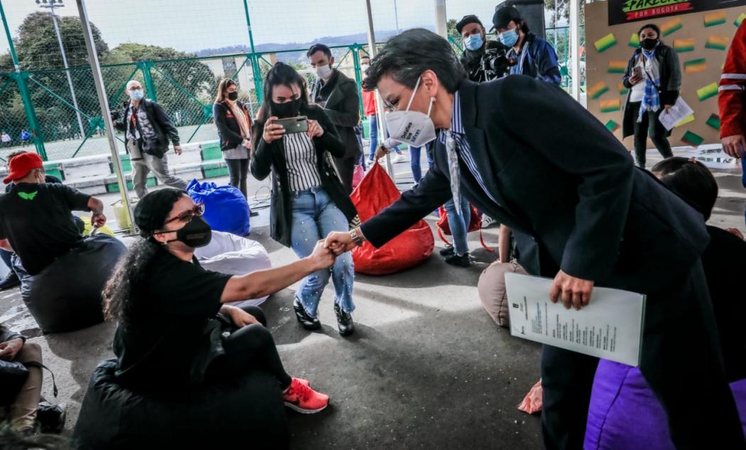 Mas de 5 mil jovenes bogotanos recibiran educacion y apoyo economico