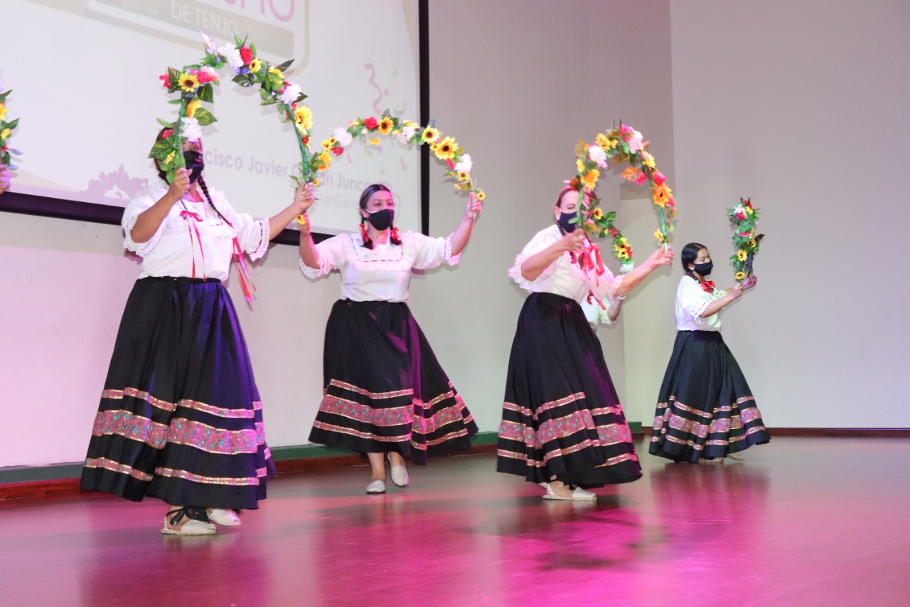 Primer Concurso Folclorico Nacional y Muestras Danzarias en Tenjo