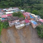 Con helicoptero Cundinamarca auxilia a familias de Guayabetal tras emergencia invernal
