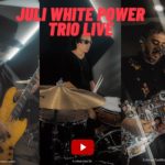 Juli White el cantautor zipaquireno que construye socialmente a traves de la musica