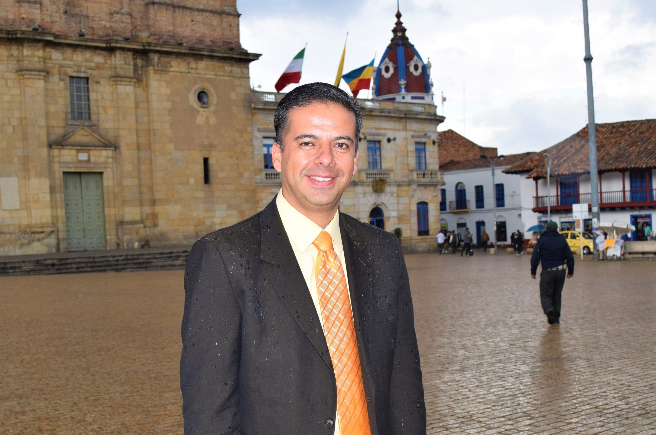 Personero de Zipaquira se recupera del covid 19 scaled