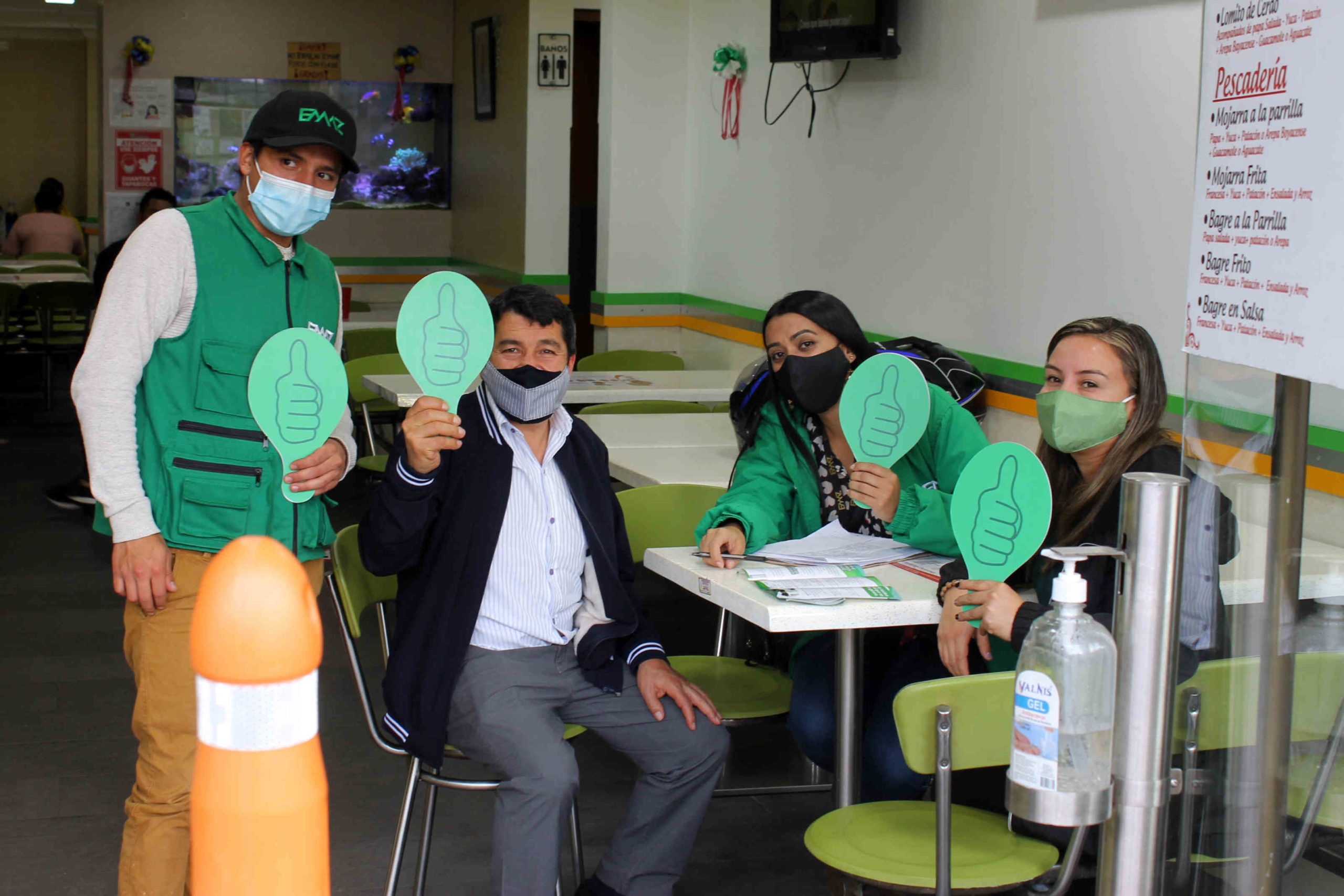 Jornada de sensibilizacion ambiental en el comercio de Zipaquira2 scaled