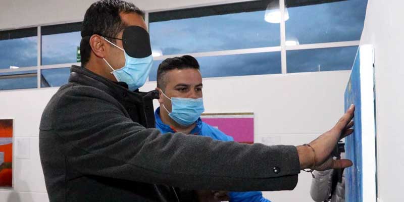 Primera exposicion de pintura para personas con discapacidad visual en Madrid Cundinamarca 2