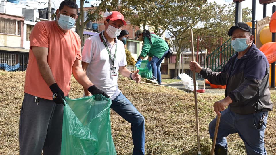 Alcaldia y Comunidad protagonistas en las jornadas de limpieza de parques de Zipaquira