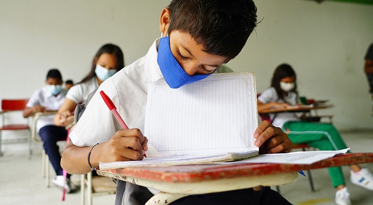 El 91 de las Instituciones Educativas en Colombia han vuelto a las clases presenciales