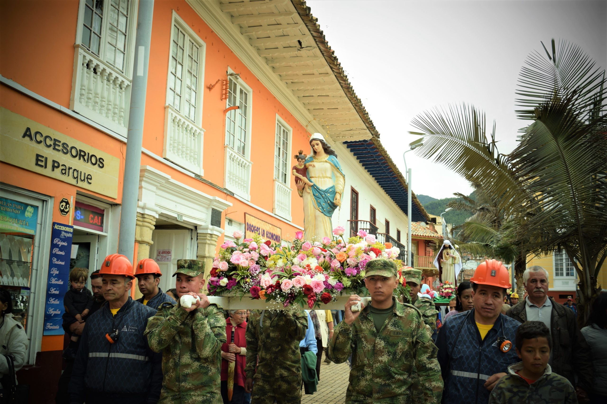 Homenaje a la Virgen de Guasa patrona de los mineros de la sal y de zipaquirenos scaled