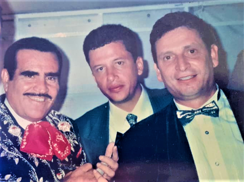 La exigencia que hizo Vicente Fernandez en 1995 para cantar en Medellin