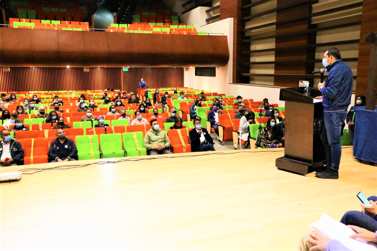 Primera Escuela de Emprendimiento lanza Chia