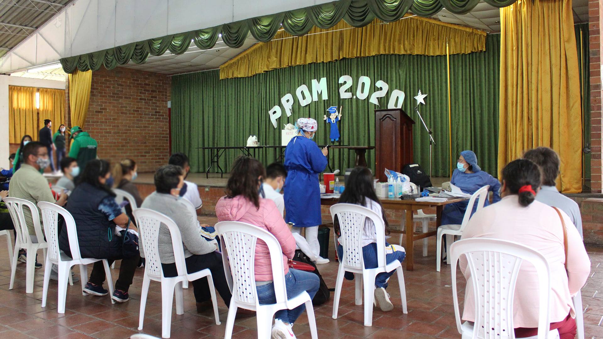 Se intensifica vacunacion masiva contra covid 19 en los colegios