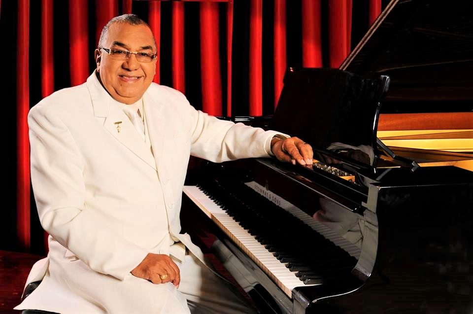 83 anos de Alci Acosta el emperador del sentimiento