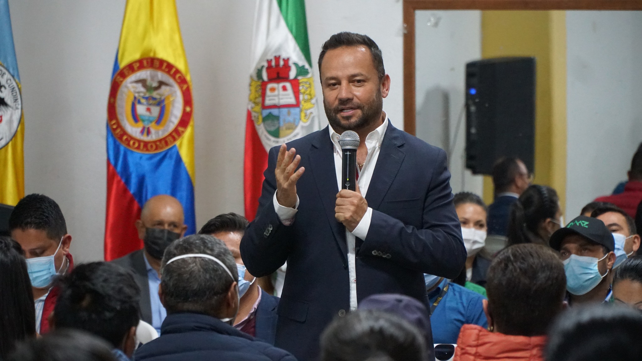 Alcalde de Zipaquira atiende solicitudes de los habitantes del barrio San Juanito2