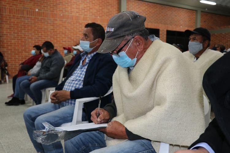 Alcalde de Zipaquira y su Gabinete dialogaron con la comunidad de San Jorge 3