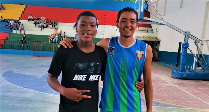 Chia con representantes en las finales nacionales de los Superate Intercolegiados
