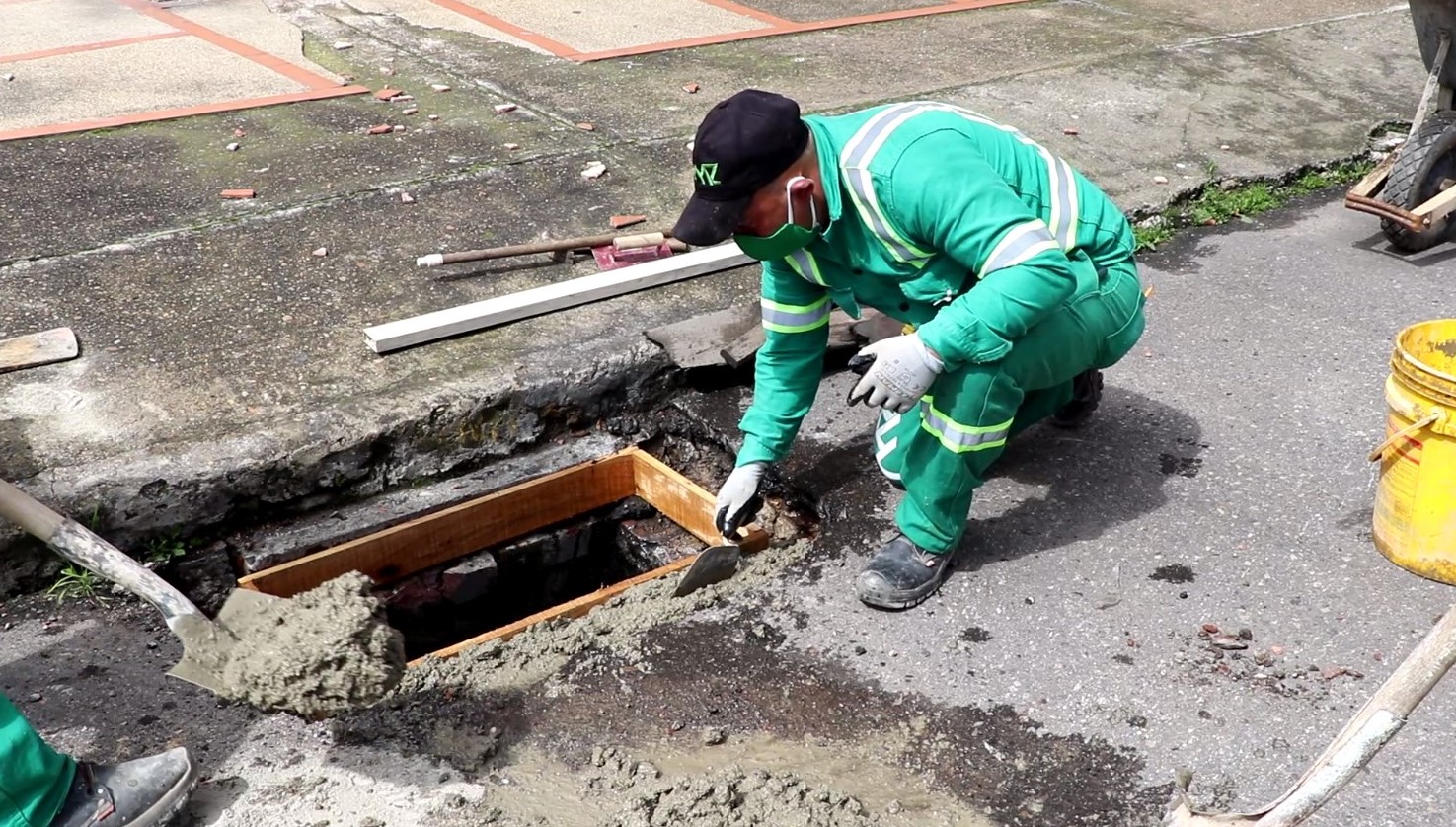 EPZ hace reposicion de las rejillas hurtadas y coloca de plastico con alta durabilidad2