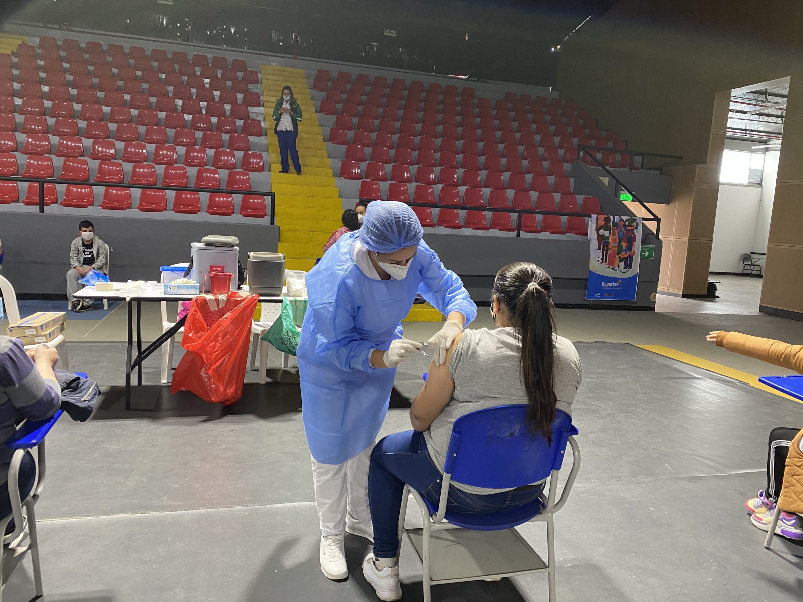 Mayores de 50 anos en Cundinamarca ya podran recibir tercera dosis de vacuna anticovid scaled