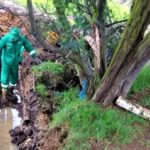 Reparacion oportuna de una tuberia averiada en un sector del norte de Zipaquira