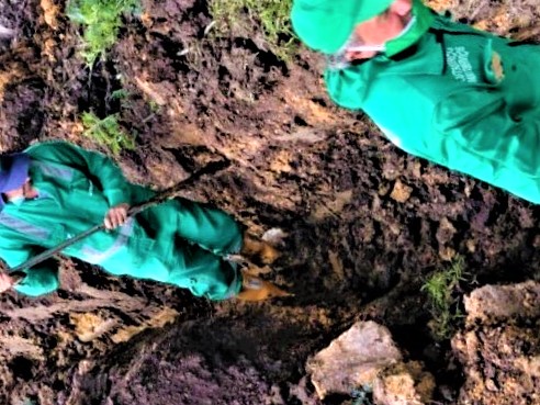 Reparacion oportuna de una tuberia averiada en un sector del norte de Zipaquira3