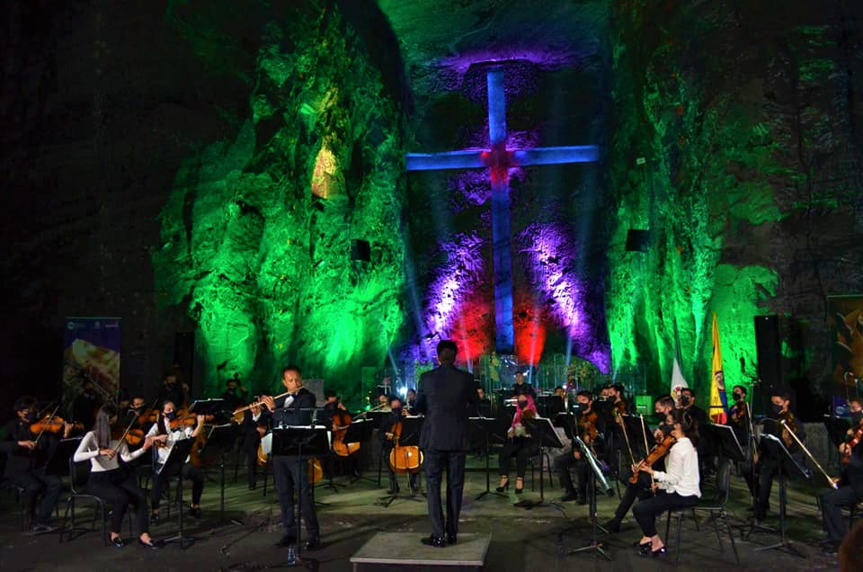 Hoy 24 y el 31 de diciembre el horario de atencion en Catedral de Sal 1