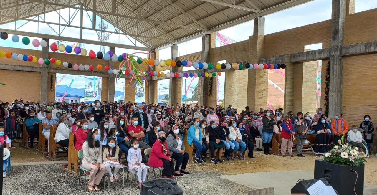 Un templo que crece en medio de bazares espiritualidad y la solidaridad de sus feligreses 3