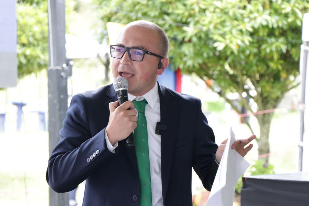 Vertical ponencia presento el diputado Fabian Rojas frente a al Titulo Minero EIJ 151 en Cogua1