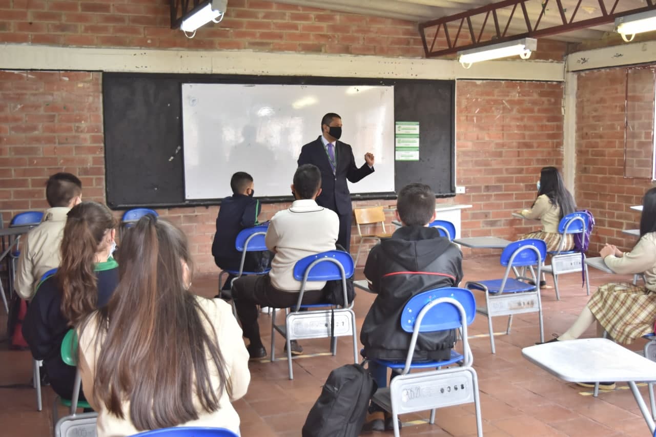 Retorno a clases en el Dia Internacional de la Educacion FOTO PORTADA 1