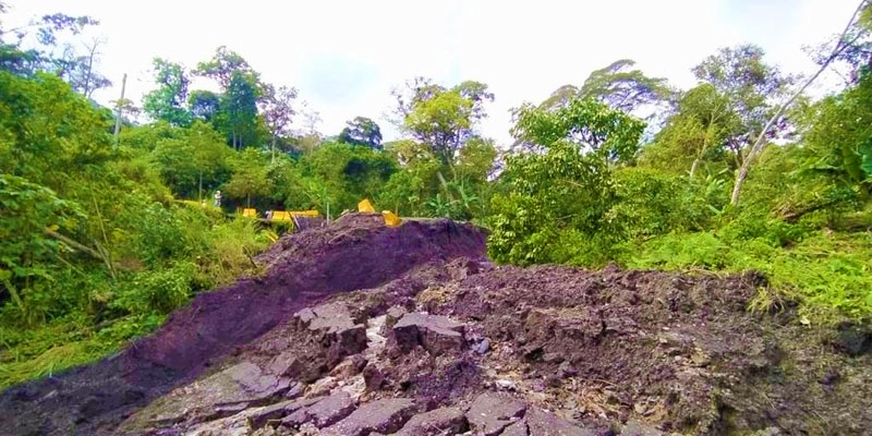 Ante emergencia entre el corredor Chuguacal Cambao se habilita via por Guayabal de Siquima2