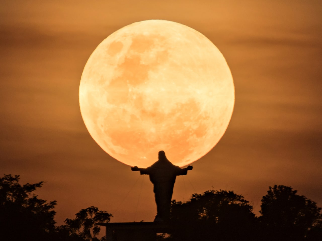 Domingo de Resurreccion El regreso a la vida de Jesus el hijo de Dios